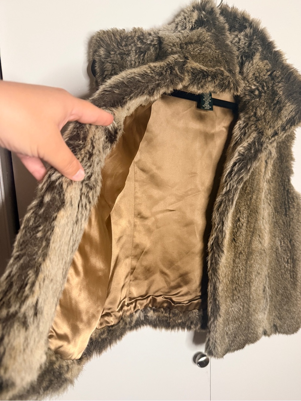 Lauren Ralph Lauren Faux Fur Vest - Picture 5 of 6